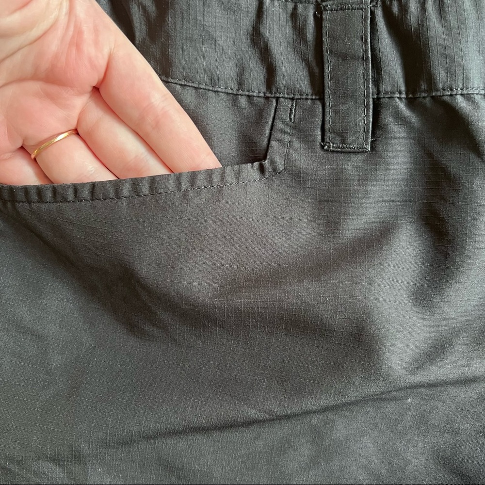 Field & Stream Outdoor Shorts - Picture 2 of 5